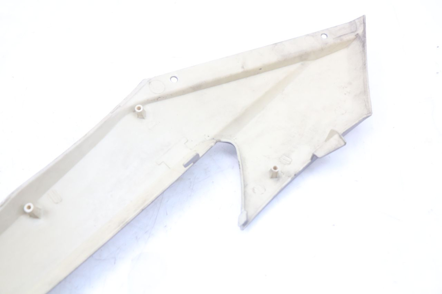 photo de OSŁONA RAMY BOCZNA PRAWA QUADRO 3D S 350 (2013 - 2018) - Szczegóły charakterystyczne