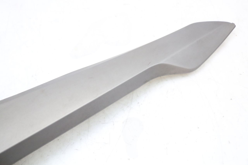 photo de OSŁONA RAMY BOCZNA PRAWA QUADRO 3D S 350 (2013 - 2018) - Zoom stanu zużycia