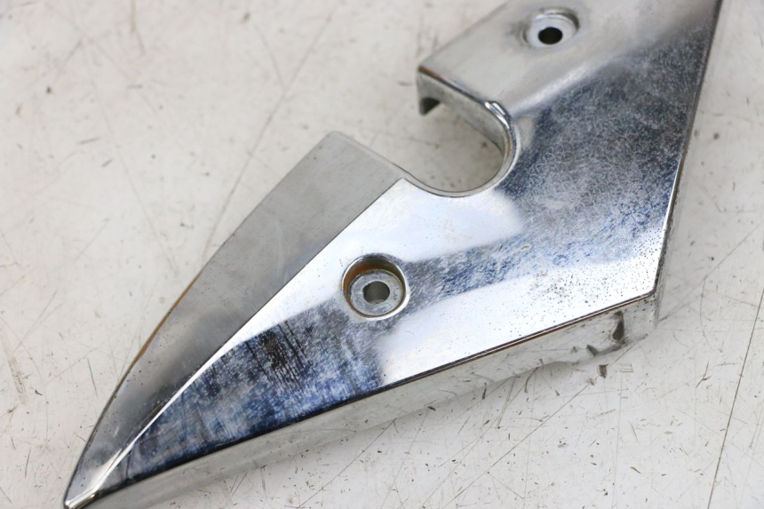 photo de OSŁONA RAMY BOCZNA PRAWA HYOSUNG GV AQUILA 125 (2000 - 2009) - Szczegół części