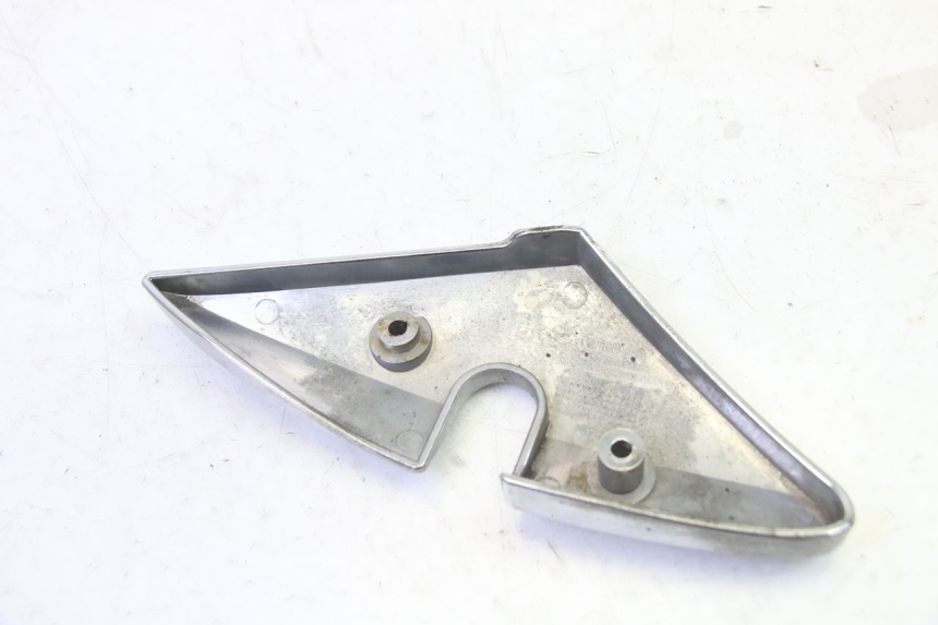 photo de OSŁONA RAMY BOCZNA PRAWA HYOSUNG GV AQUILA 125 (2000 - 2009) - Zoom stanu zużycia