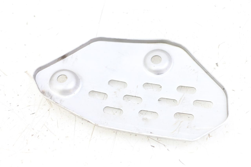 photo de OSŁONA RAMY BOCZNA PRAWA ARCHIVE CAFE RACER 4T 50 (2019 - 2024) - Zoom stanu zużycia