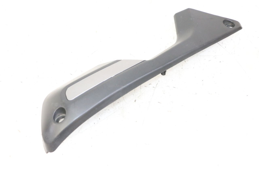 photo de OSŁONA RAMY BOCZNA PRAWA KEEWAY K-LIGHT KLIGHT 125 (2018 - 2025) - Zbliżenie techniczne