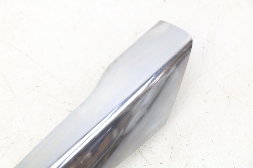 photo de OSŁONA RAMY BOCZNA PRAWA PIAGGIO LIBERTY IGET S 125 (2016 - 2020) - Szczegół części