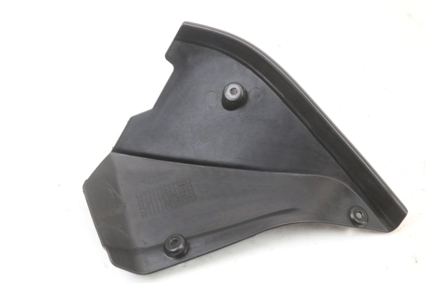 photo de OSŁONA RAMY BOCZNA PRAWA MOTO GUZZI NORGE 8V GT 1200 (2011 - 2016) - Zoom stanu zużycia