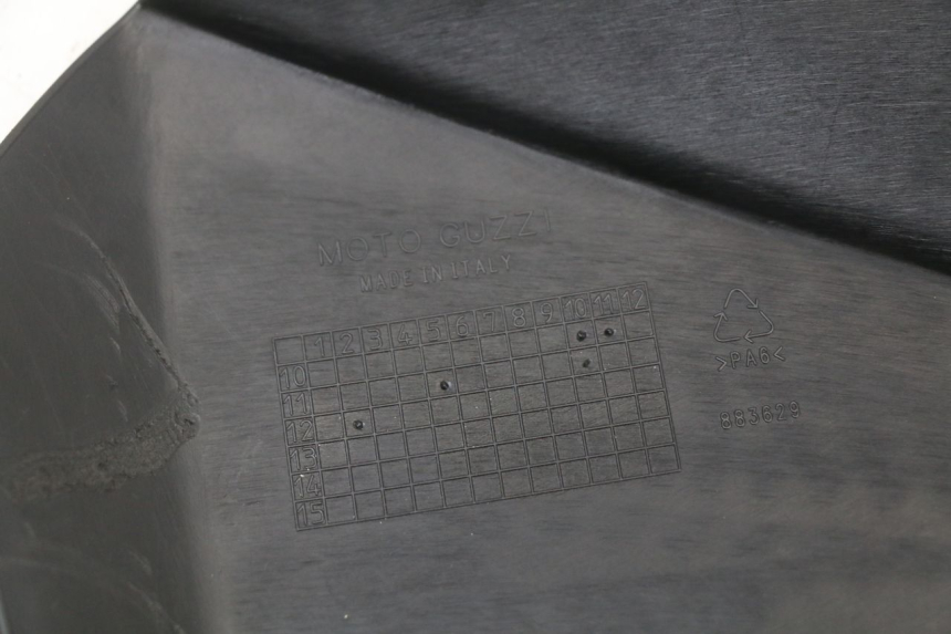 photo de OSŁONA RAMY BOCZNA PRAWA MOTO GUZZI NORGE 8V GT 1200 (2011 - 2016) - Inny kąt widzenia