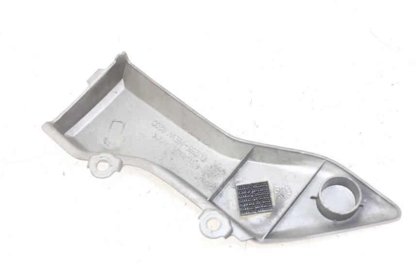 photo de OSŁONA RAMY BOCZNA PRAWA HONDA NTV DEAUVILLE ABS 700 (2007 - 2016) - Szczegół części