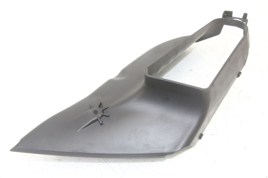 photo de OSŁONA RAMY BOCZNA PRAWA PEUGEOT SATELIS COMPRESSOR K15 125 (2006 - 2009) - Szczegół części