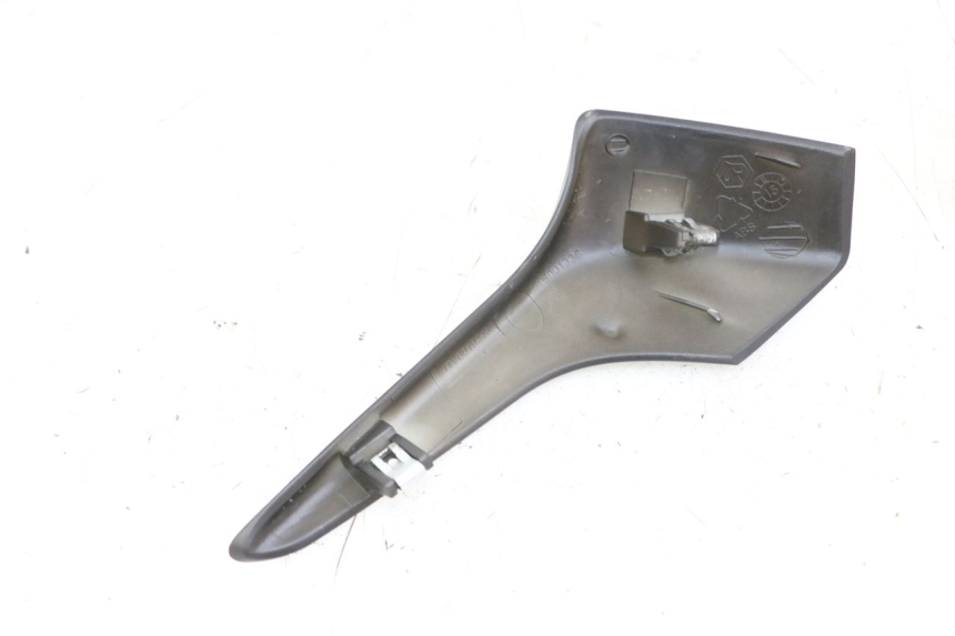 photo de OSŁONA RAMY BOCZNA PRAWA PIAGGIO LIBERTY IGET 4T 50 (2021 - 2025) - Szczegół części