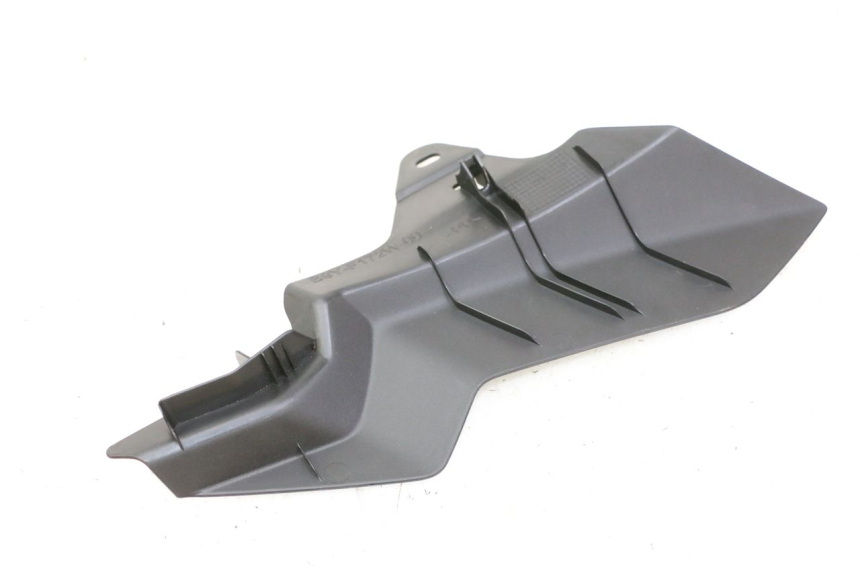 photo de OSŁONA RAMY BOCZNA PRAWA YAMAHA XMAX X-MAX 125 (2021 - 2025) - Zbliżenie techniczne