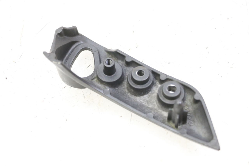 photo de OSŁONA RAMY BOCZNA PRAWA YAMAHA FZ6 FAZER S2 600 (2007 - 2011) - Zoom stanu zużycia