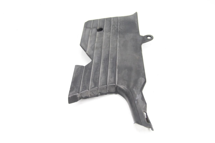 photo de OSŁONA LEWEJ BOCZNEJ RAMY HONDA CBR F SC21 1000 (1986 - 1992) - Szczegół części