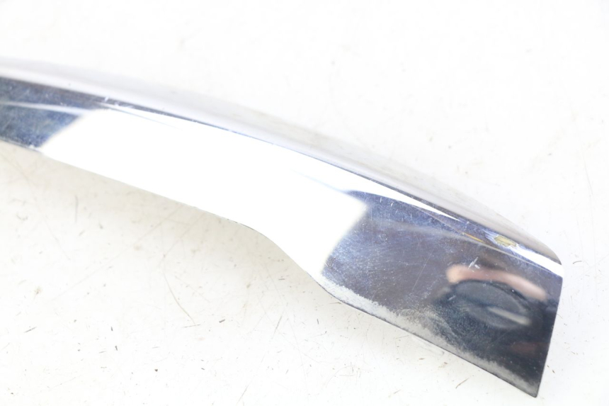 photo de OSŁONA LEWEJ BOCZNEJ RAMY PIAGGIO LIBERTY IGET S 125 (2016 - 2020) - Szczegół części