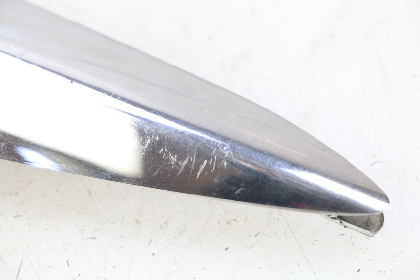 photo de OSŁONA LEWEJ BOCZNEJ RAMY PIAGGIO LIBERTY IGET S 125 (2016 - 2020) - Inny kąt widzenia