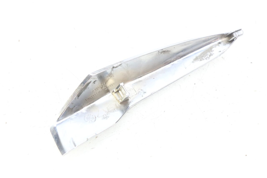 photo de OSŁONA LEWEJ BOCZNEJ RAMY PIAGGIO LIBERTY IGET S 125 (2016 - 2020) - Zbliżenie techniczne