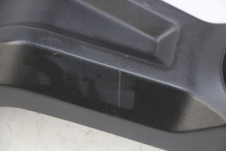 photo de OSŁONA LEWEJ BOCZNEJ RAMY YAMAHA MT-07 MT07 700 (2018 - 2020) - Zbliżenie techniczne