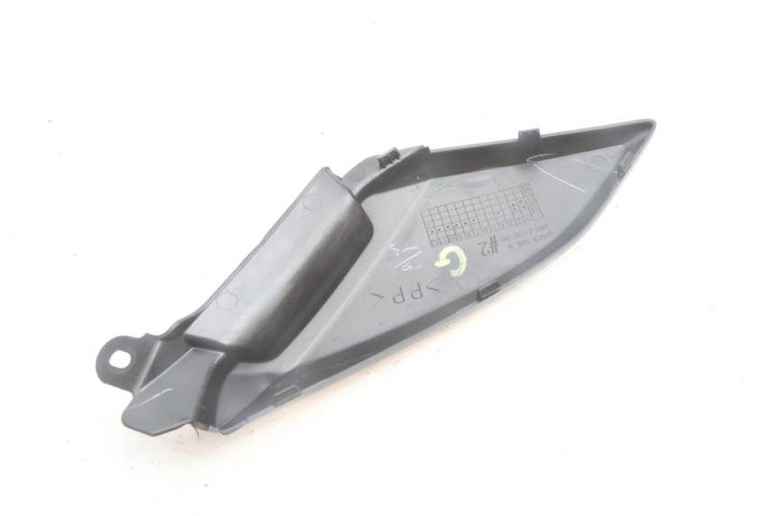 photo de OSŁONA BOCZNA RAMY LEWA YAMAHA N-MAX NMAX 125 (2021 - 2024) - Stan powierzchni