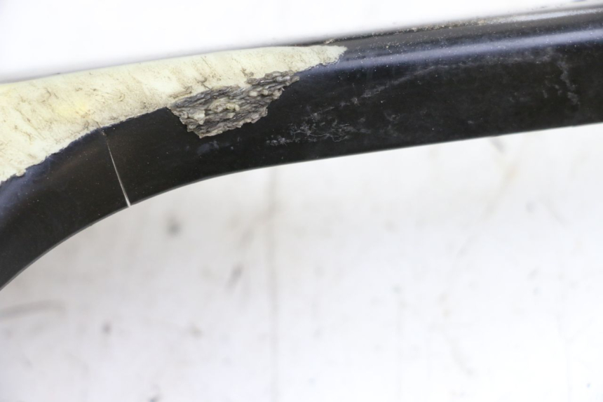 photo de OSŁONA LEWEJ BOCZNEJ RAMY PIAGGIO LIBERTY IGET 4T 50 (2021 - 2025) - Szczegół części