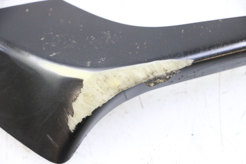 photo de OSŁONA LEWEJ BOCZNEJ RAMY PIAGGIO LIBERTY IGET 4T 50 (2021 - 2025) - Zoom stanu zużycia