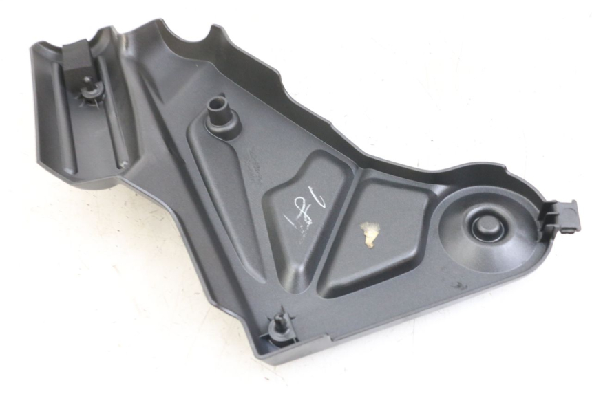 photo de OSŁONA LEWEJ BOCZNEJ RAMY KAWASAKI VERSYS ABS 650 (2015 - 2018) - Zoom stanu zużycia