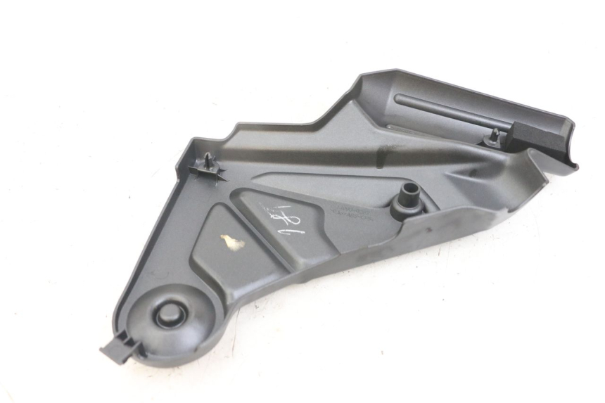 photo de OSŁONA LEWEJ BOCZNEJ RAMY KAWASAKI VERSYS ABS 650 (2015 - 2018) - Inny kąt widzenia