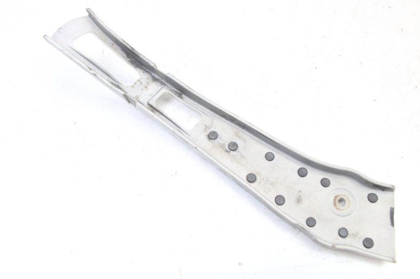 photo de OSŁONA LEWEJ BOCZNEJ RAMY YAMAHA YZ 125 (2006 - 2016) - Zbliżenie techniczne