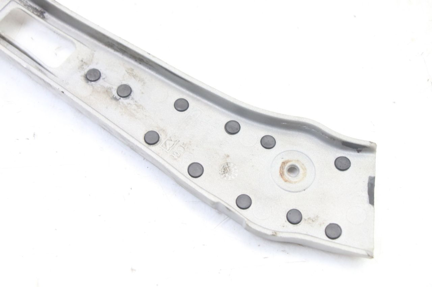 photo de OSŁONA LEWEJ BOCZNEJ RAMY YAMAHA YZ 125 (2006 - 2016) - Punkty mocowania