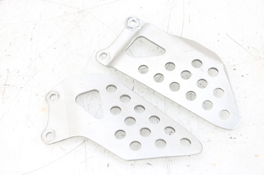 photo de OSŁONA BOCZNA RAMY SUZUKI GSXR GSX-R 1000 (2003 - 2004) - Widok główny