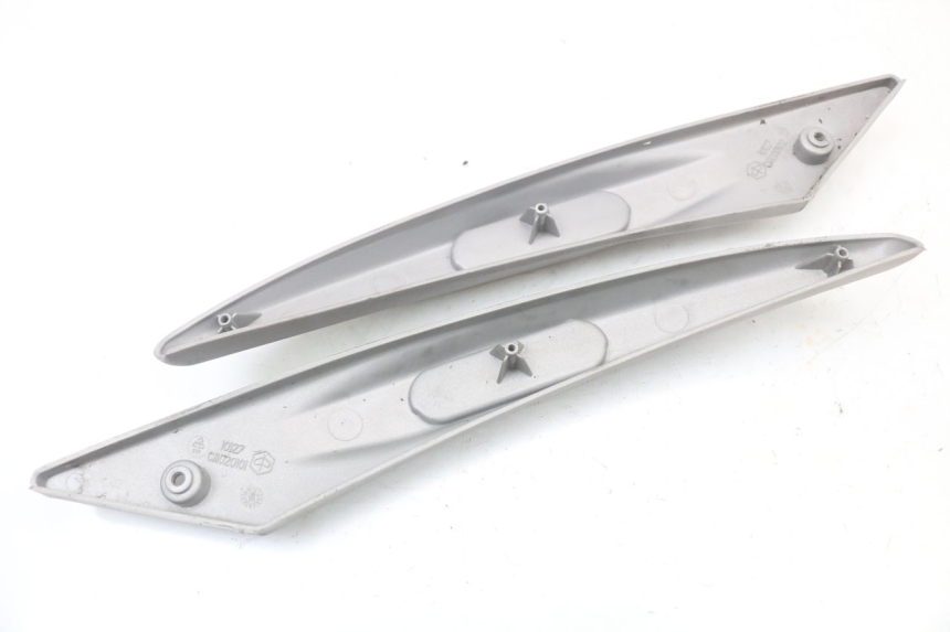 photo de OSŁONA BOCZNA RAMY PIAGGIO LIBERTY 4T 50 (2004 - 2008) - Inny kąt widzenia