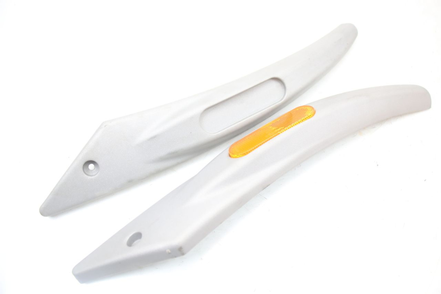 photo de OSŁONA BOCZNA RAMY PIAGGIO LIBERTY 4T 50 (2004 - 2008) - Zbliżenie techniczne