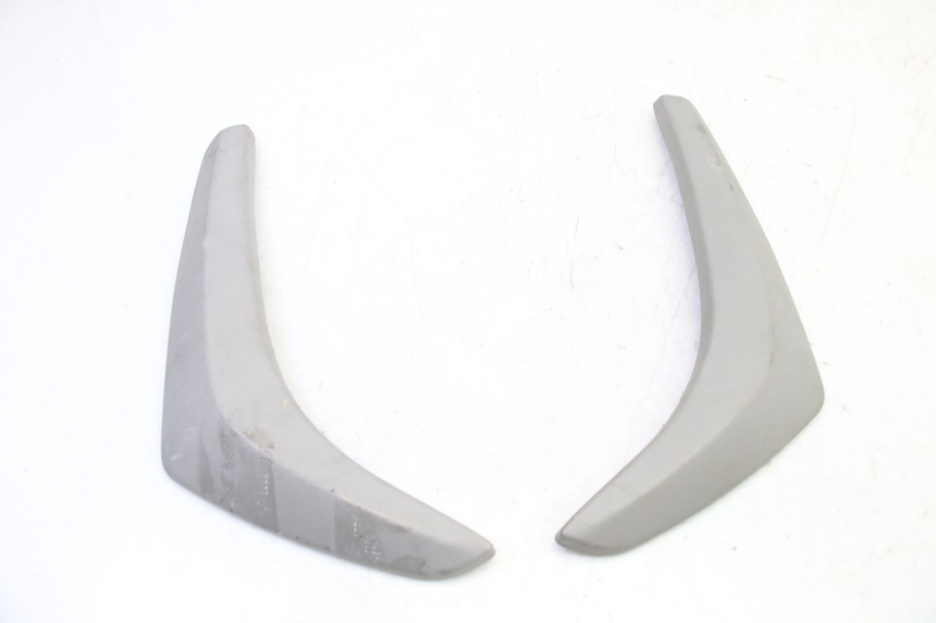 photo de OSŁONA BOCZNA RAMY PIAGGIO LIBERTY 4T 50 (2009 - 2015) - Zoom stanu zużycia