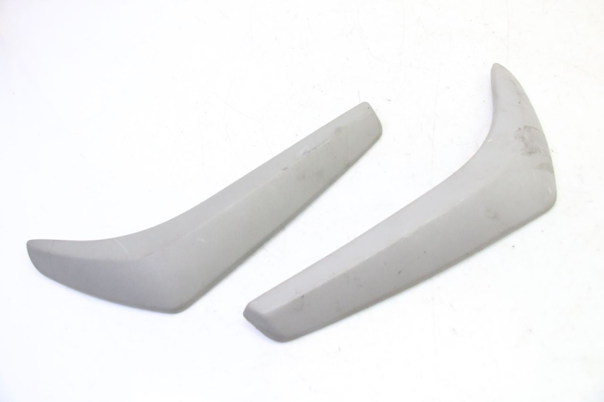 photo de OSŁONA BOCZNA RAMY PIAGGIO LIBERTY 4T 50 (2009 - 2015) - Zbliżenie techniczne