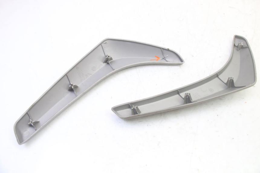 photo de OSŁONA BOCZNA RAMY PIAGGIO LIBERTY 4T 50 (2009 - 2015) - Punkty mocowania