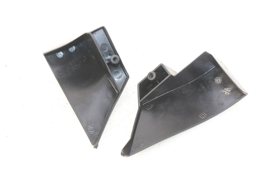 photo de OSŁONA BOCZNA RAMY PIAGGIO LIBERTY IGET S 125 (2016 - 2020) - Zoom stanu zużycia