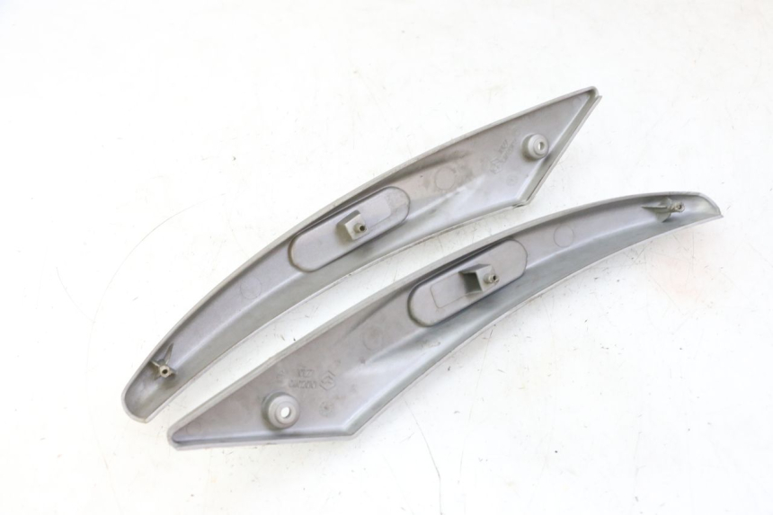 photo de OSŁONA BOCZNA RAMY PIAGGIO LIBERTY 125 (1998 - 2008) - Widok ogólny