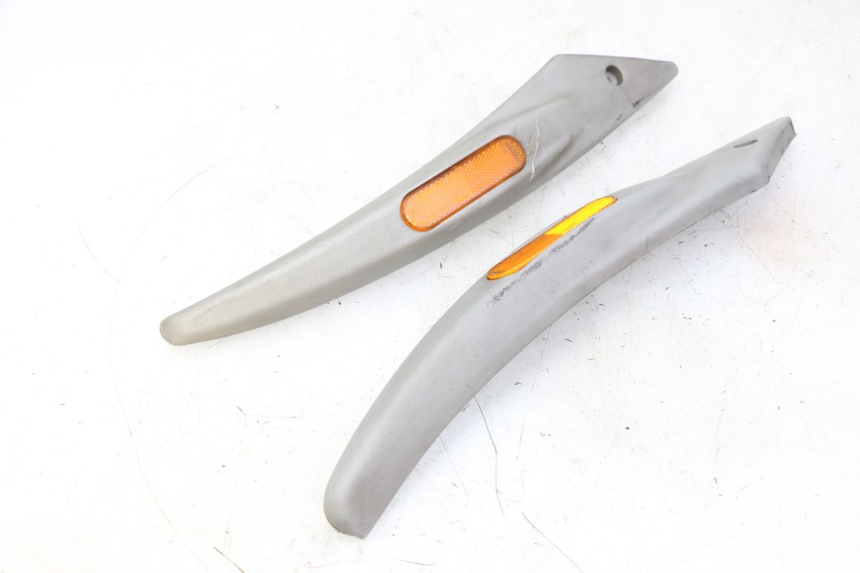 photo de OSŁONA BOCZNA RAMY PIAGGIO LIBERTY 125 (1998 - 2008) - Stan powierzchni