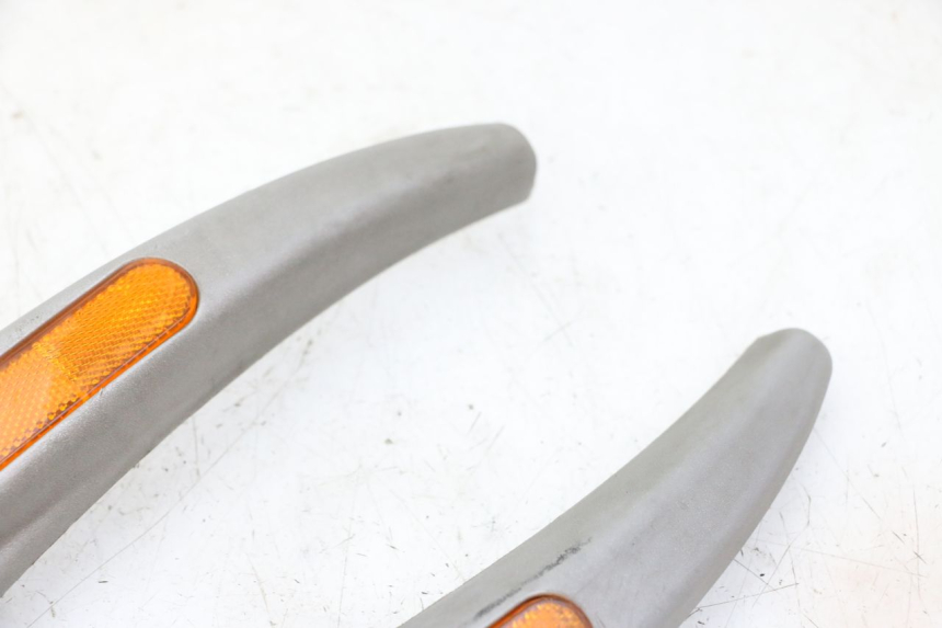 photo de OSŁONA BOCZNA RAMY PIAGGIO LIBERTY 125 (1998 - 2008) - Część sprawdzona