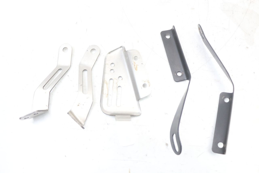 photo de OSŁONA BOCZNA RAMY MASAI SCRAMBLER SPORT 125 (2021 - 2025) - Szczegół części