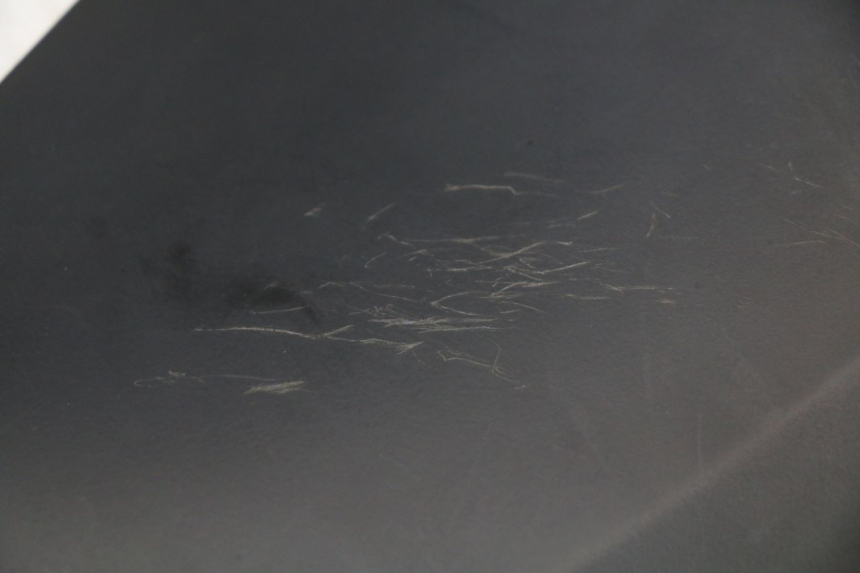 photo de OSŁONA BOCZNA RAMY PIAGGIO MP3 HPE 350 (2018 - 2020) - Zbliżenie techniczne