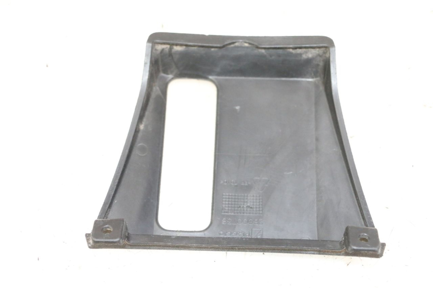 photo de OSŁONA BOCZNA RAMY PIAGGIO MP3 500 (2014 - 2017) - Szczegół części