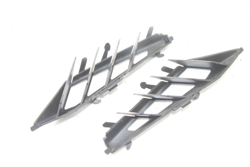 photo de OSŁONA BOCZNA RAMY PEUGEOT SPEEDFIGHT 3 LC 2T 50 (2009 - 2015) - Zoom stanu zużycia