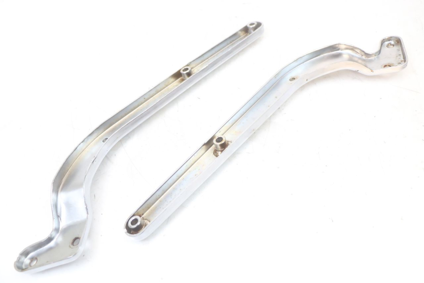 photo de OSŁONA BOCZNA RAMY REGAL RAPTOR SPYDER 125 (2010 - 2018) - Zbliżenie techniczne