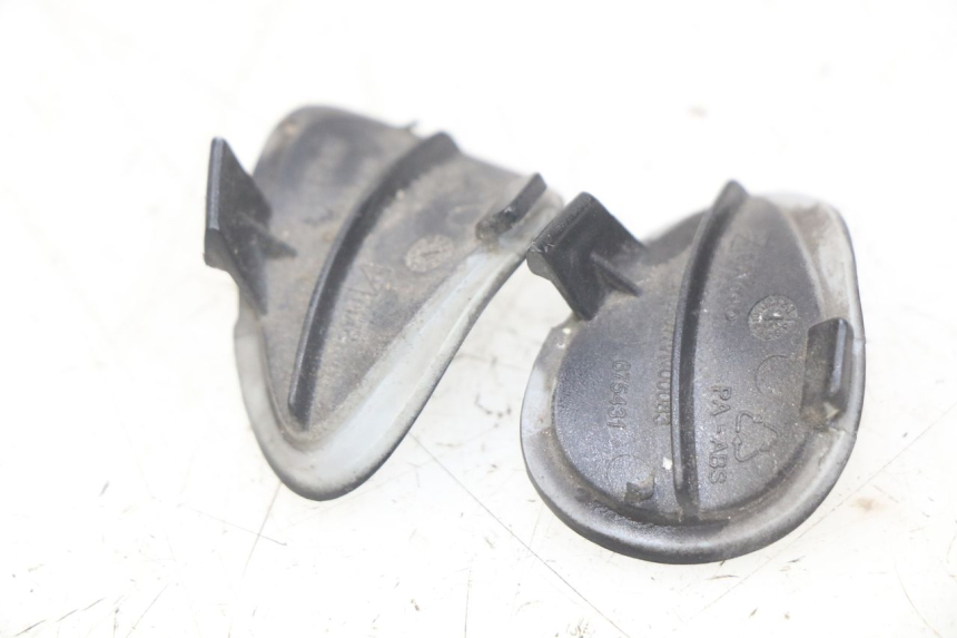 photo de OSŁONA BOCZNA RAMY PIAGGIO VESPA PRIMAVERA 2T 50 (2013 - 2018) - Szczegół części