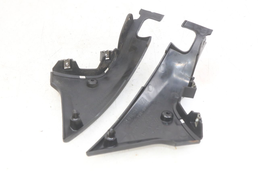 photo de OSŁONA BOCZNA RAMY DAELIM VJ ROADWIN FI 125 (2008 - 2017) - Zbliżenie techniczne