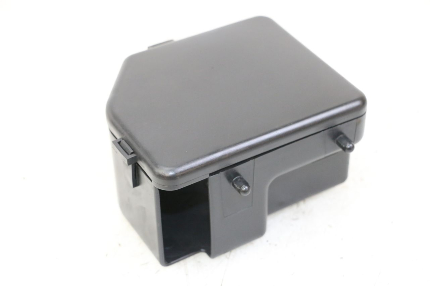 photo de OSŁONA BOCZNA RAMY YAMAHA FZS FAZER 600 (2001 - 2003) - Szczegół części