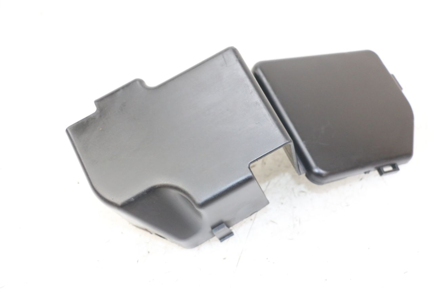 photo de OSŁONA BOCZNA RAMY YAMAHA FZS FAZER 600 (2001 - 2003) - Zoom stanu zużycia