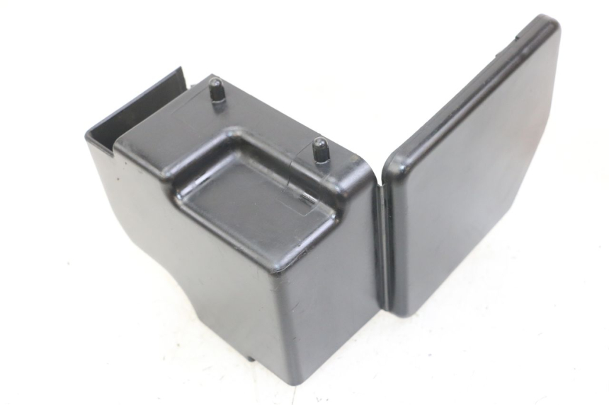 photo de OSŁONA BOCZNA RAMY YAMAHA FZS FAZER 600 (2001 - 2003) - Inny kąt widzenia