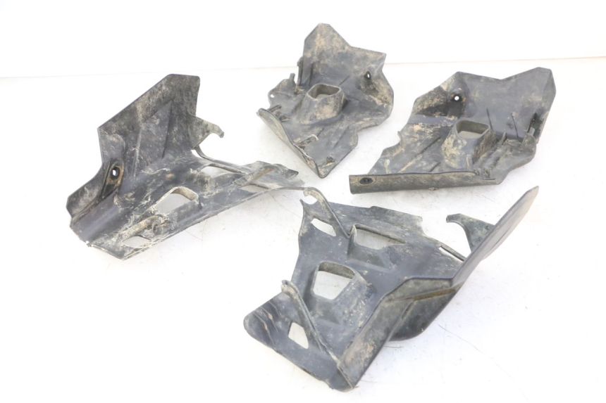 photo de OSŁONA BOCZNA RAMY YAMAHA YFM GRIZZLY 550 (2008 - 2015) - Zbliżenie komponentów