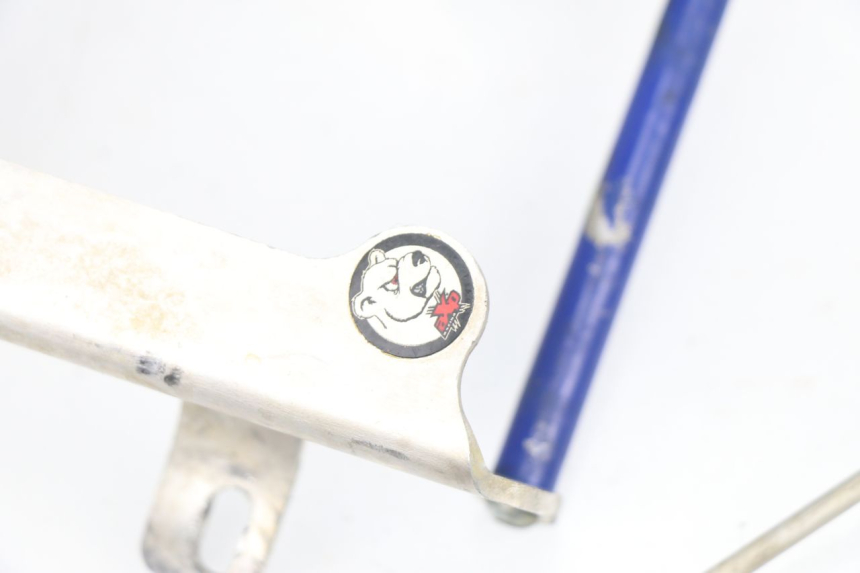photo de OSŁONA BOCZNA RAMY YAMAHA YZF YZ-F 450 (2006 - 2009) - Zbliżenie techniczne