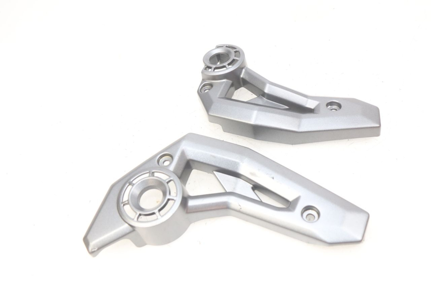 photo de OSŁONA BOCZNA RAMY KAWASAKI Z 650 (2016 - 2019) - Zbliżenie techniczne