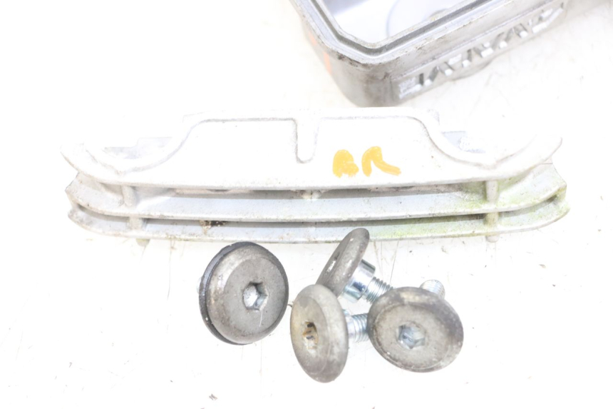 photo de OSŁONA DŹWIGNI ZAWORÓW HYOSUNG GV AQUILA 125 (2000 - 2009) - Widok ogólny